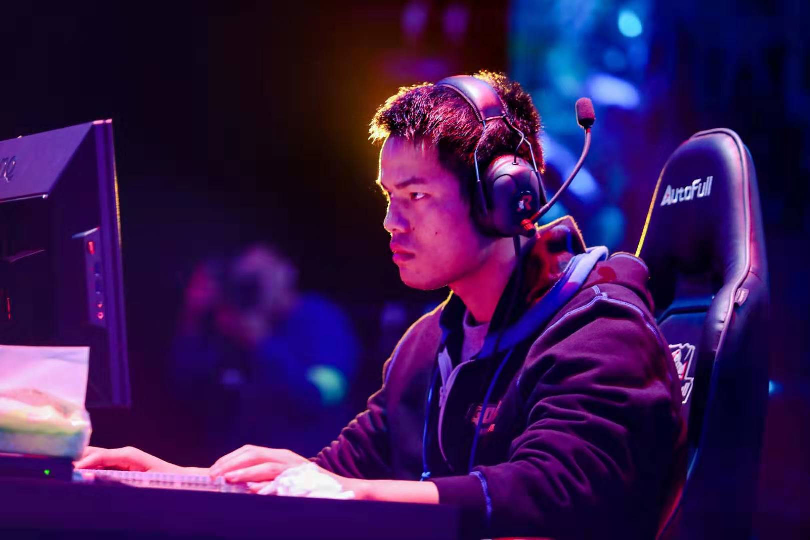 无坚不摧 无坚不摧